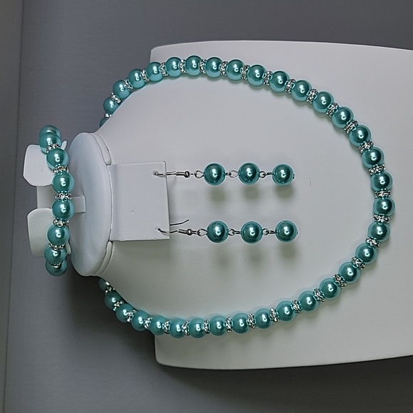 Beaded Jewelry Set Soft Teal Pearl Necklace Earrings Bracelet - Picture 1 of 10
